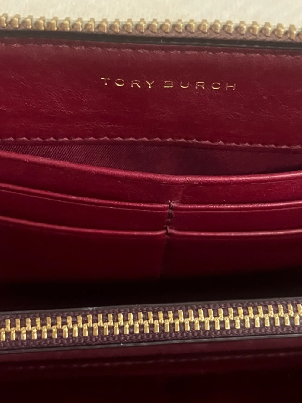 Tory Burch Robinson Zip Continental Wallet GUC - Picture 9 of 10